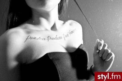 “Pure Love Produces Pure Nonsense” - Tatuaże