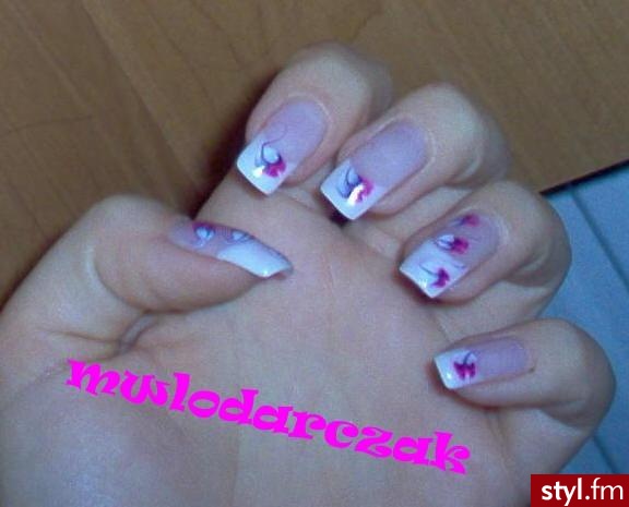 Autor: mwlodarczak french z serduszkami. Autor: <b>mwlodarczak</b><br /> - Paznokcie