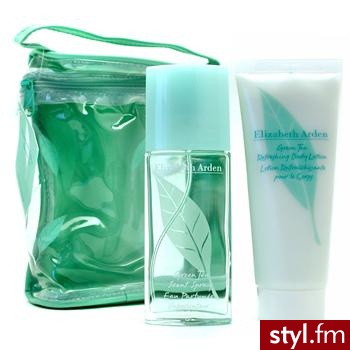 Elizabeth Arden - Green Tea. Zapach, który stał się jednym ze znaków rozpoznawczych Zuckerwatte. ;) Uwielbiam go. Teraz, za cenę 105,60 zł możemy zakupić "herbatkowy" zestaw - wodę toaletową 50ml oraz balsam do ciała 100ml. - Misz-masz