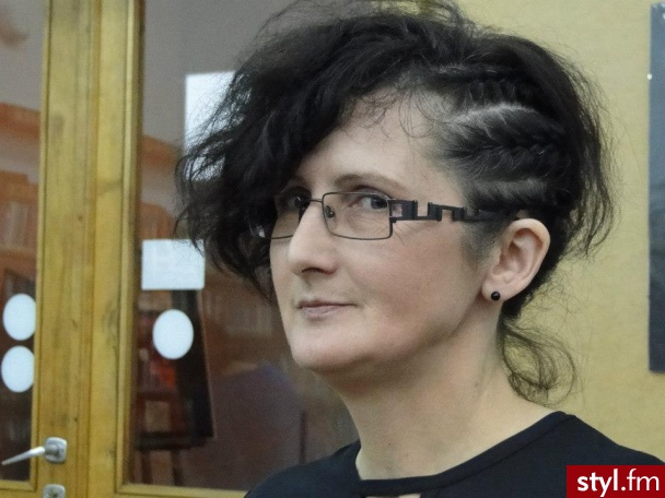 moje dzieło :) - Czarne Warkocze Kręcone z grzywką Wieczorowe Średnie Fryzury