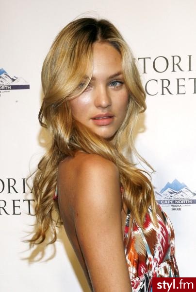 Candice Swanepoel - Długie Fryzury