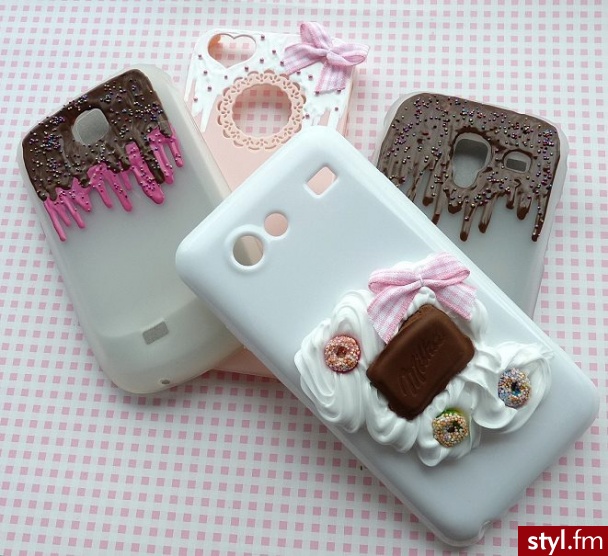 Trzy Samsungi i jeden Iphone - Gadżety Inne Moda