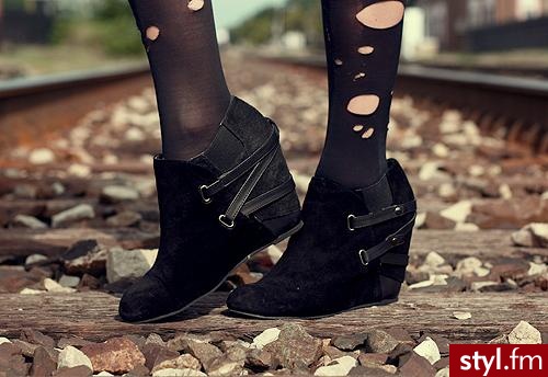 Jeżeli zdjęcie znajduje się już w galerii poproszę o link - Pozostałe Buty Moda