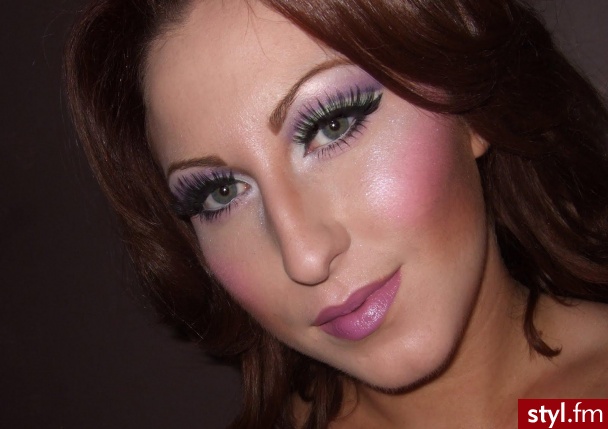 BARBIE LOOK - Wieczorowe Makijaże