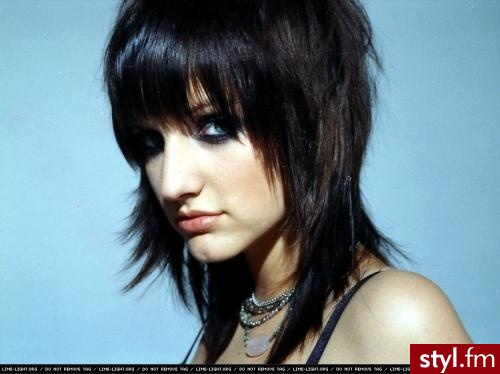 Ashlee Simpson - Średnie Fryzury
