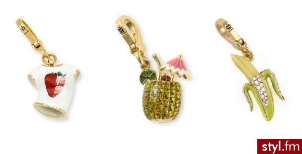 Słodkie charmsy od Juicy Couture. :) Ich cena to: $48 (koszulka), $52 (drink), $52 (babanek). - Pozostałe Dodatki Moda