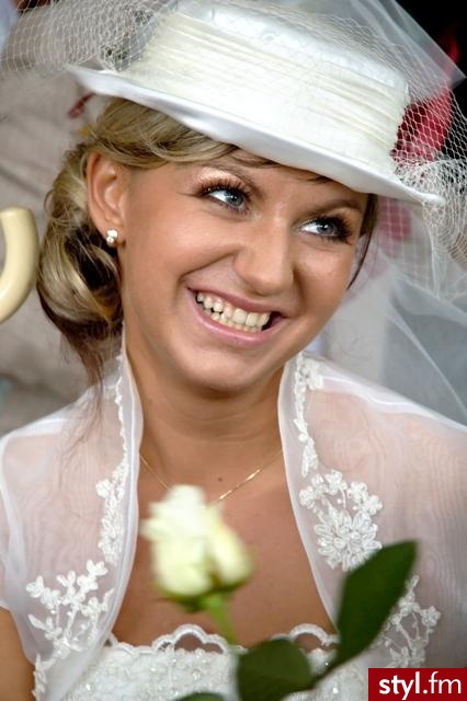 Ślubne Średnie Fryzury