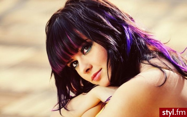 Proste z grzywką Na co dzień Średnie Fryzury