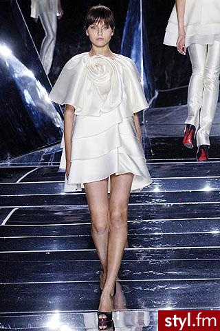 sukienka. Marchesa
Jeżeli już jest proszę o link - Pozostałe Ciuchy Moda