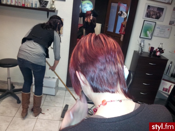 Zapraszam na www.facebook.com/HairByStaszewski - Kolorowe Rozpuszczone Proste Na co dzień Średnie Fryzury