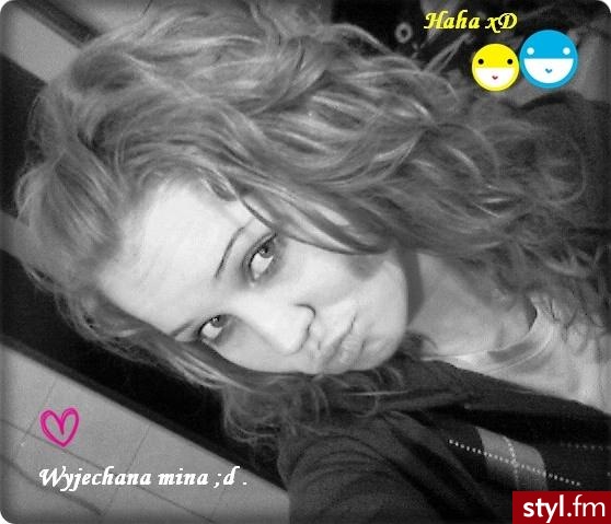 Kręcone.. :) - Kręcone Na co dzień Średnie Fryzury