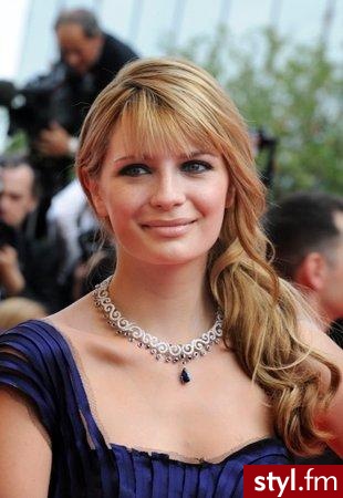 Średnie Fryzury