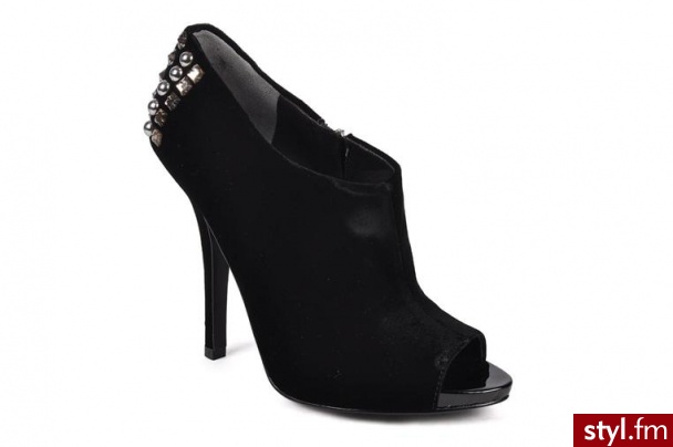 Guess PÓŁBUTY I BOTKI TRYNT BY (CZARNY) (Czarny) - Botki Buty Moda