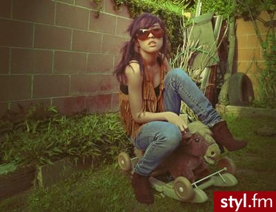 Jeżeli zdjęcie znajduje się już w galerii poproszę o link - Moda uliczna Inne Moda