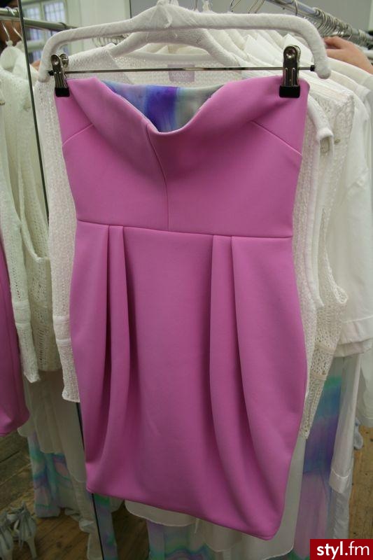 Sukienki Moda