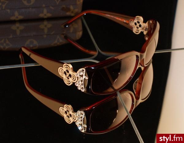 Louis Vuitton. Dostępne na Allegro za 400 zł ;) - Nakrycia głowy Dodatki Moda