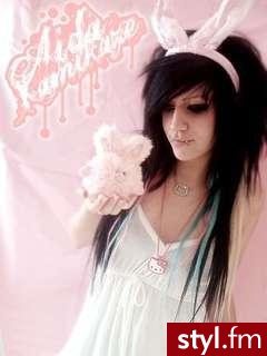 aida kamikaze - EMO Alternatywne Średnie Fryzury