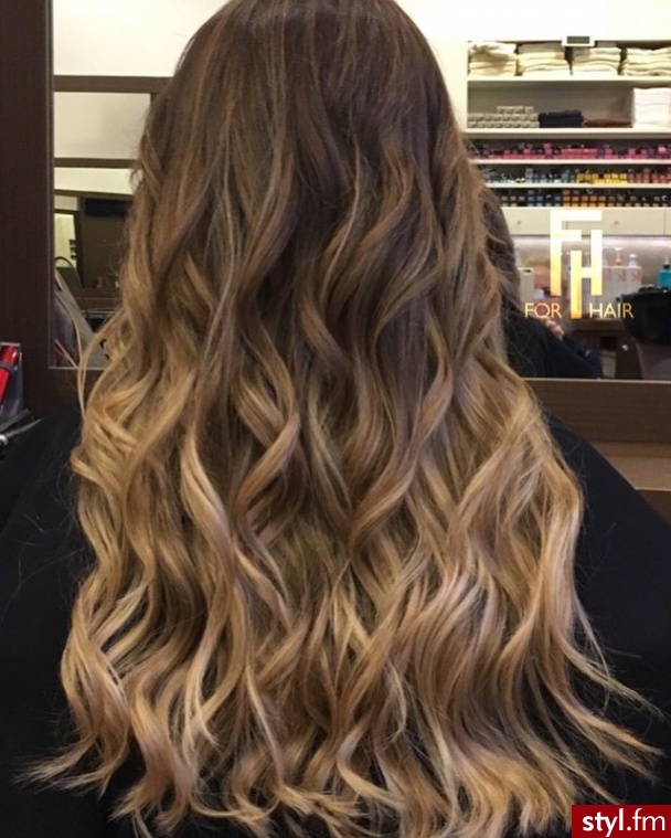 http://forhairsobieski.pl/ SOMBRE OLAPLEX WARSZAWA DOBRY FRYZJER - Rozpuszczone Kręcone Wieczorowe Długie Fryzury