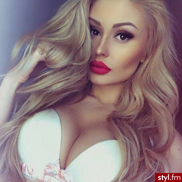 Blond Rozpuszczone Kręcone Na co dzień Długie Fryzury