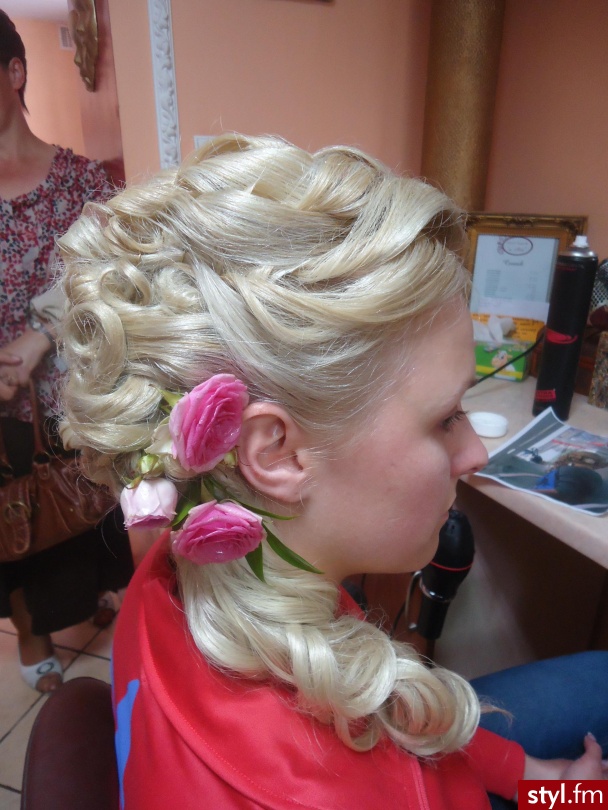 Blond Kok Kręcone Konkursowe, pokazowe Długie Fryzury