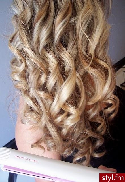 Blond Rozpuszczone Kręcone Na co dzień Średnie Fryzury