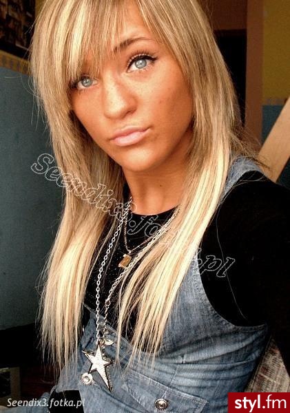 Średnie Fryzury
