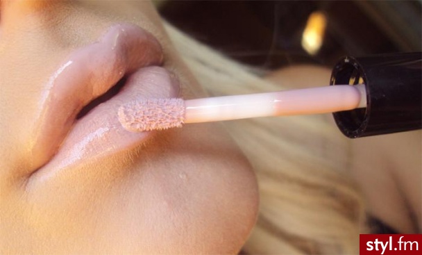 MAC LIPGLASS - Good Times - Dzienne Makijaże