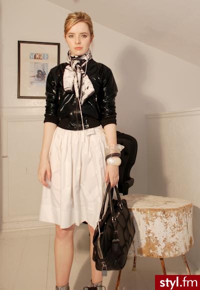 Jeżeli zdjęcie znajduje się już w galerii poproszę o link - Moda uliczna Inne Moda