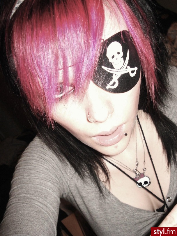Moje stare zdjęcie z różową grzywką. Ja w 2008 roku - EMO Alternatywne Średnie Fryzury