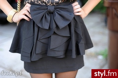 Średnie Spódnice Moda
