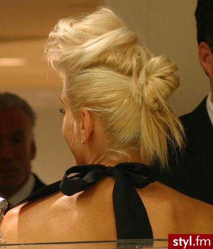 blond - Wieczorowe Średnie Fryzury