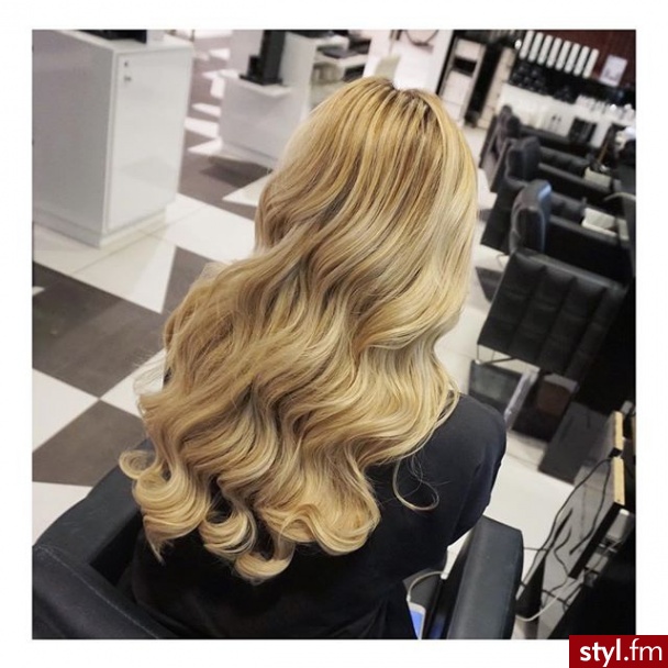 Blond Rozpuszczone Kręcone Na co dzień Długie Fryzury