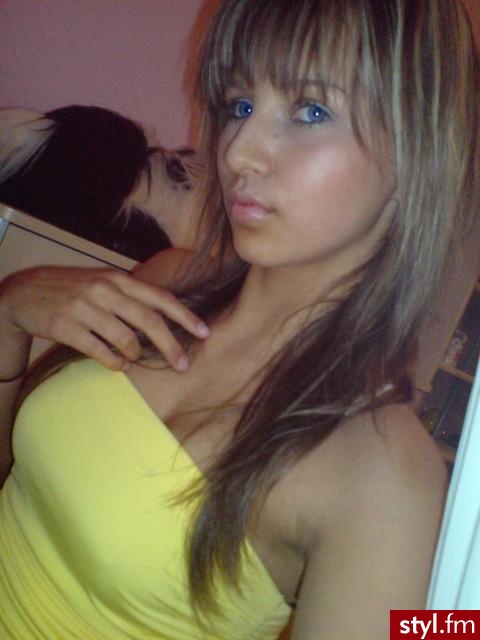 Średnie Fryzury