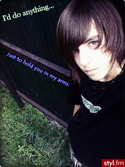 tastemylipsgirl.fotka.peel - EMO Alternatywne Średnie Fryzury