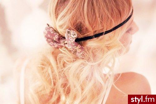 Blond Upięcie Kręcone Na co dzień Średnie Fryzury