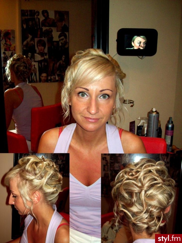 Blond Upięcie Kręcone Wieczorowe Średnie Fryzury