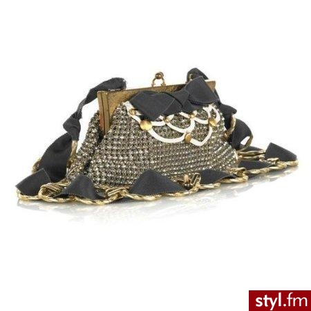 Torebka firmy One Vintage jest wyjątkowo ozdobna. Jest to prawdziwy okaz dla wielbicieli dawnej mody. Można ją kupić w internetowym sklepie NetAPorter. Kosztuje ok. 695 dolarów.  ;) - Pozostałe Torebki Moda
