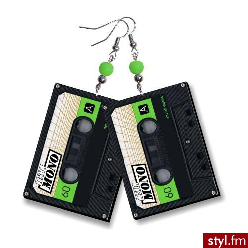Kolczyki w kształcie kasety magnetofonowej. http://modnydesign.pl/pl/p/Kolczyki-Kasety/5865 - Kolczyki Biżuteria Moda