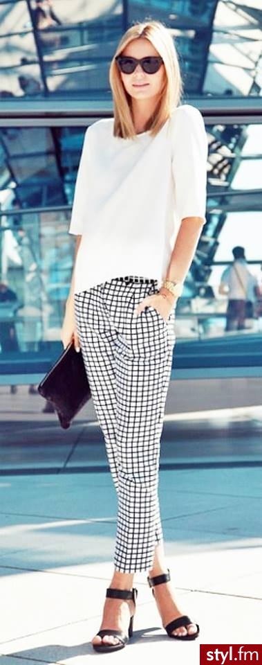 Klasyka w postaci bieli i czerni nigdy nie wychodzi z mody! <3 - Moda uliczna Inne Moda