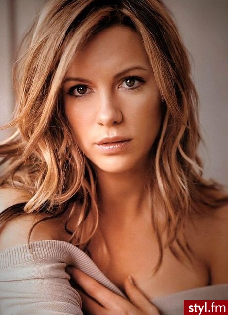 Kate Beckinsale - Kręcone Na co dzień Średnie Fryzury
