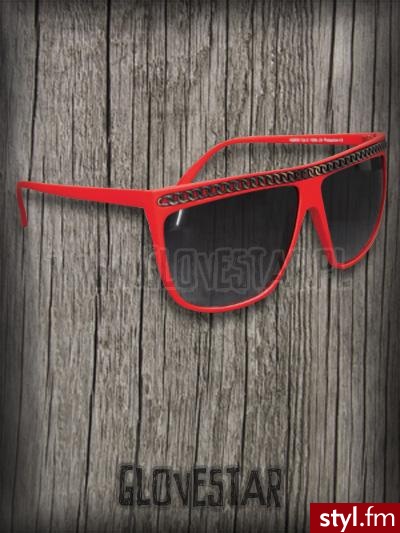 Okulary ŁAŃCUCH czerwone. Okulary ŁAŃCUCH czerwone. Do kupienia na www.glovestar.pl soczewki mają wartość zerową, posiadają filtr UV wymiary: 14cm x 5.8cm Cena: 35 zł za sztukę (Bez przesyłki) - Nakrycia głowy Dodatki Moda