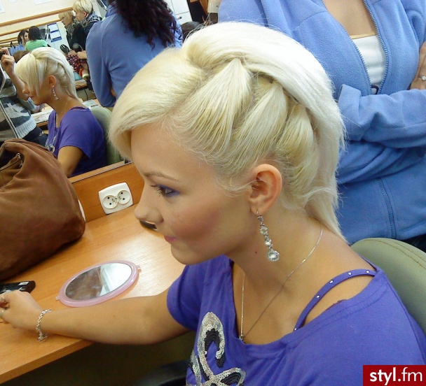 Blond Rozpuszczone Proste Na co dzień Średnie Fryzury