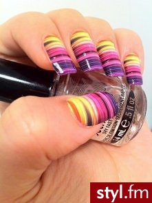 https://www.facebook.com/pages/Blondi-Nails/401325363307849 - Paznokcie