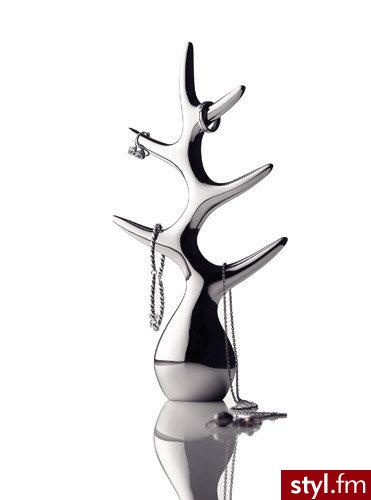Drzewko wykonano z polerowanego aluminium i ma wysokość 28 cm. Kosztuje 179 zł i jest do kupienia w sklepie Fabryka Form.
;D - Misz-masz