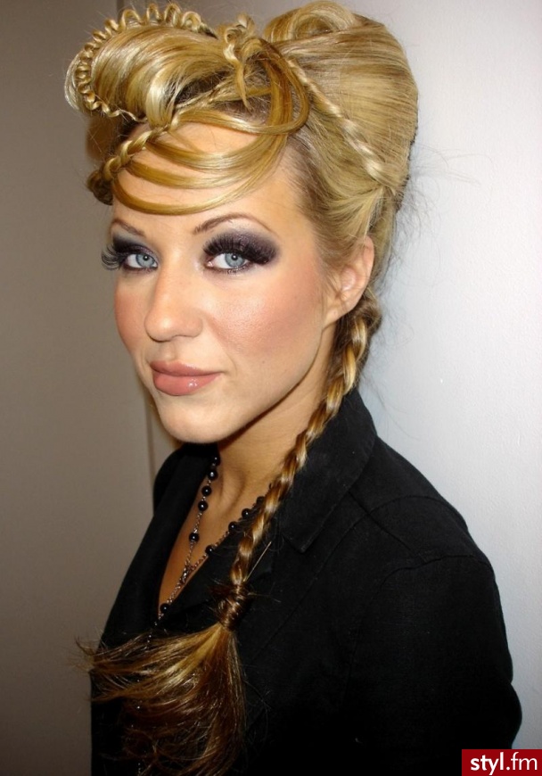 Średnie Fryzury