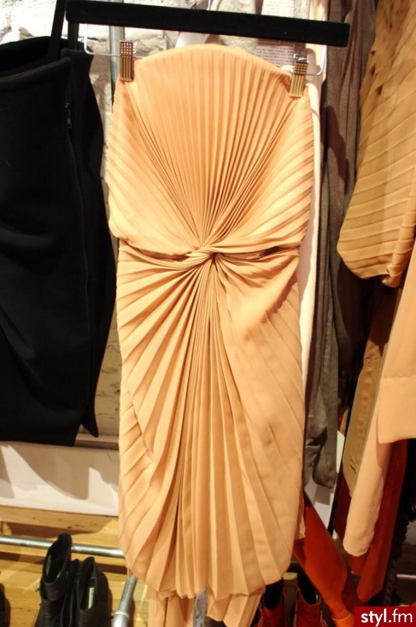 Sukienki Moda