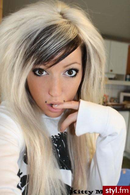 Kitty Mallow - EMO Alternatywne Średnie Fryzury