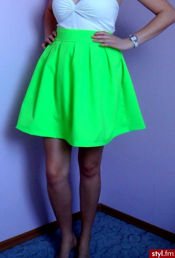 http://allegro.pl/spodniczka-neonowka-razaca-zielony-neon-modna-i3224492748.html    - Krótkie Spódnice Moda