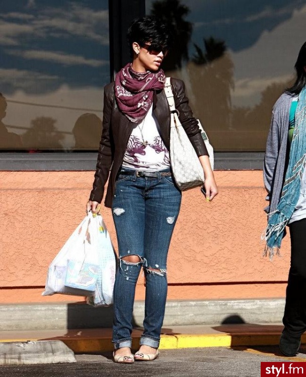 Rihanna na zakupach . - Moda uliczna Inne Moda