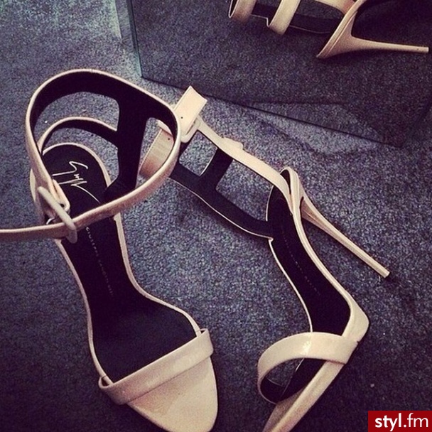 Sandały Buty Moda
